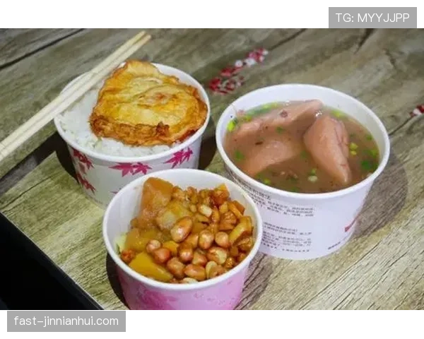 熊朝忠家的米线店开进拳馆对面，冠军吃一碗要付双倍钱？